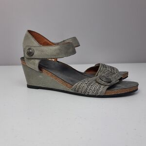 Taos Gray Leather Wedge Sandals size 41